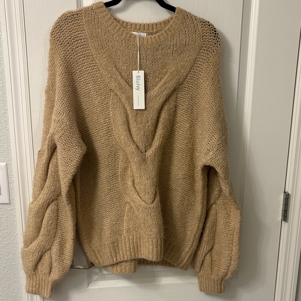 NWT Bluivy Cozy Cable Knit Sweater in Tan